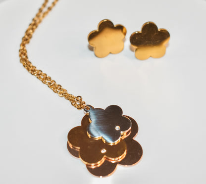 Lake Flower Necklace Set