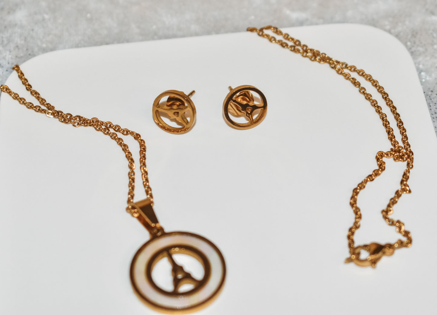 Eiffel tower necklace set