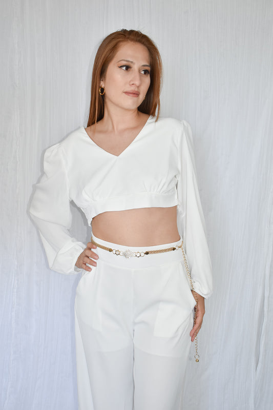 White dreams close set