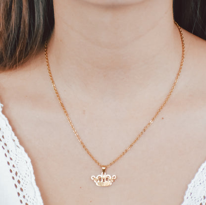 Queen necklace set