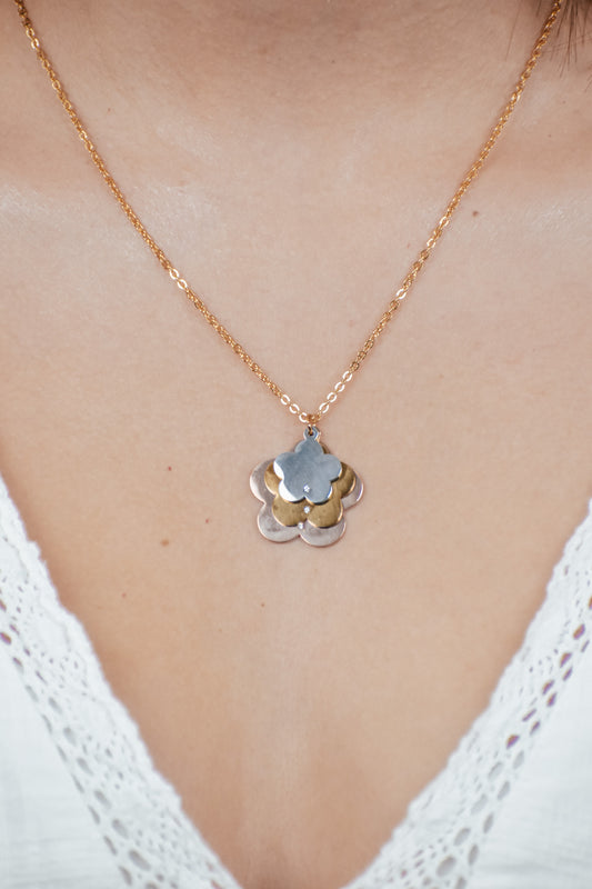 Lake Flower Necklace Set