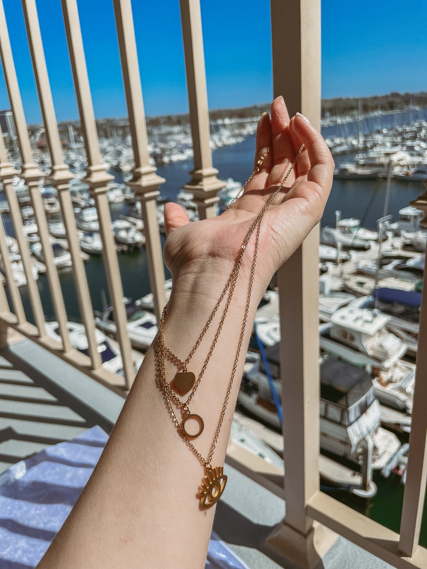 Eye necklace set