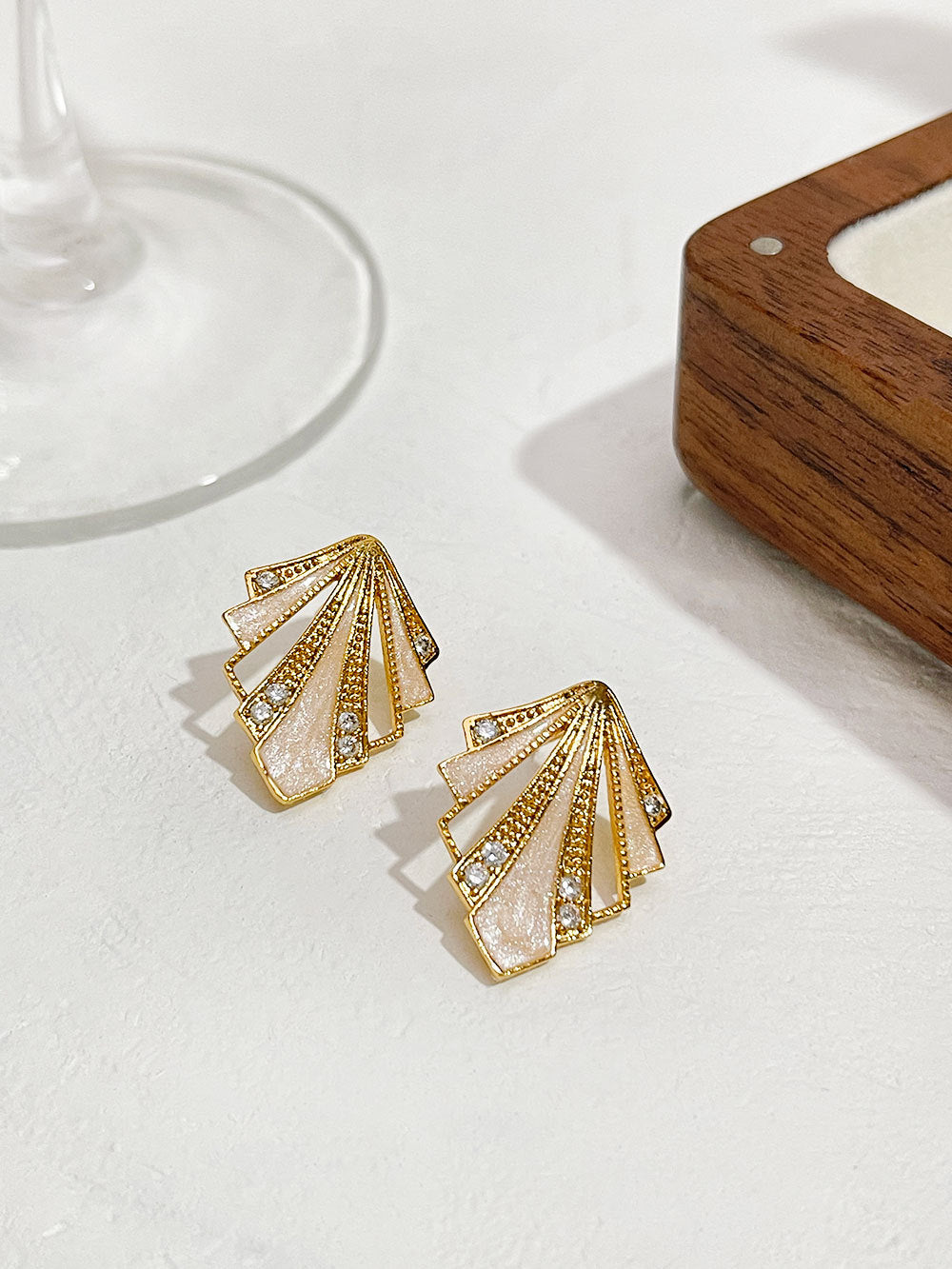 Peculiar Zircon earrings / blue crystal boutique / aretes 